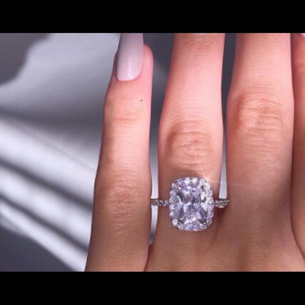 Beautiful 3ct CZ Halo Diamond Ring